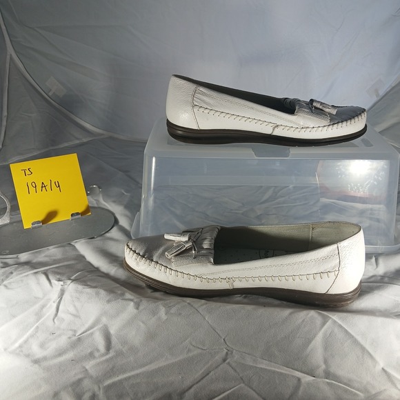 Dr Scholls Leather White Tassel Loafers Comfort Slip On Shoes Size 6M Women's - Picture 3 of 8